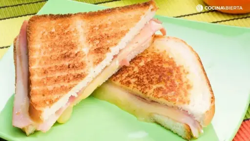Sandwich Regular de Jamon y Queso